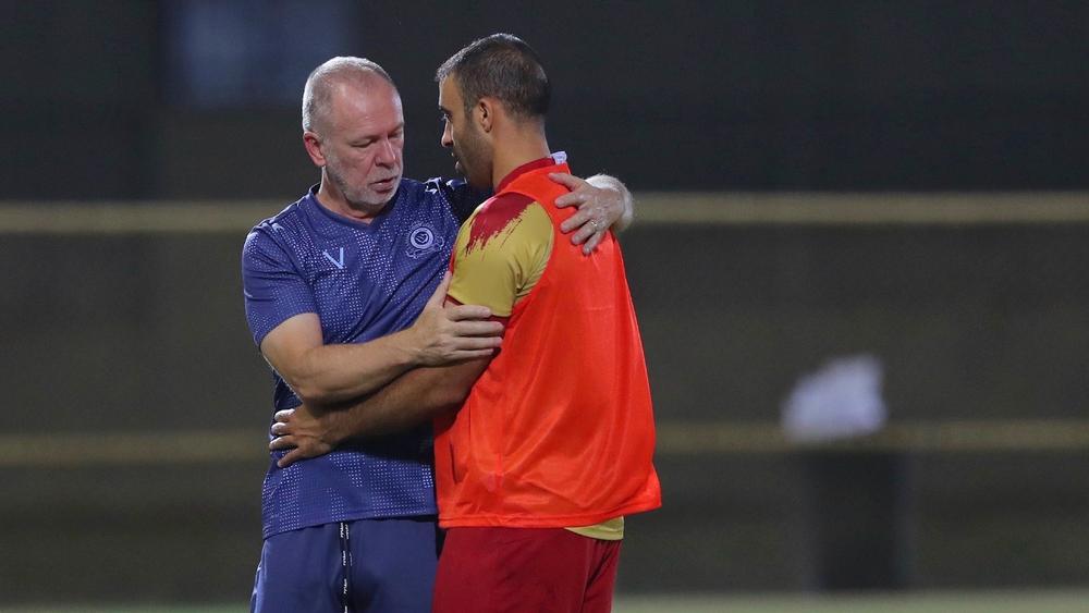 مدرب النصر السابق: "حمد الله كان أكبر مشكلة خلال فترة إشرافي على الفريق"