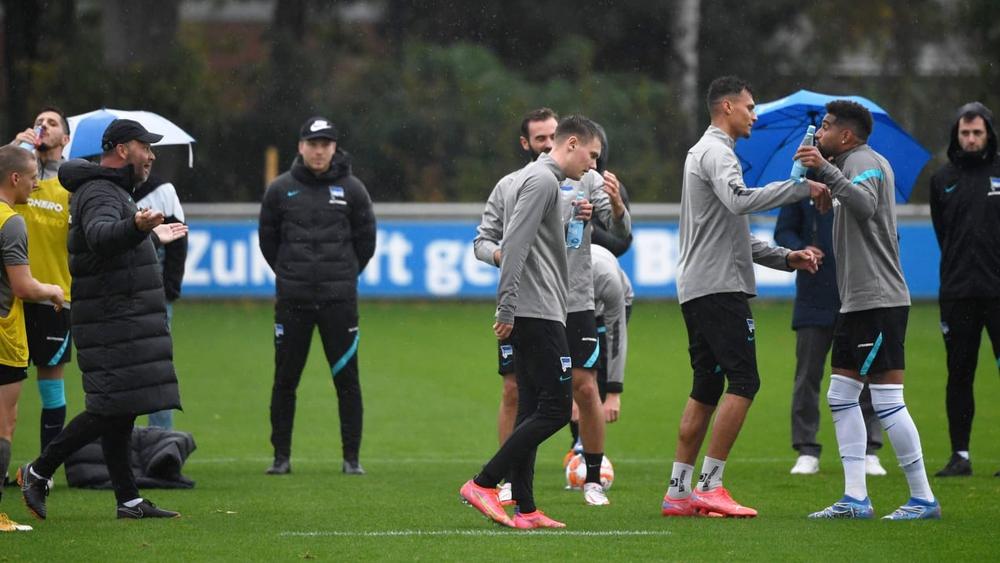 بواتينغ يدخل في شجار لفظي مع مدربه في هيرتا برلين: "لن تصفر لصالحنا"