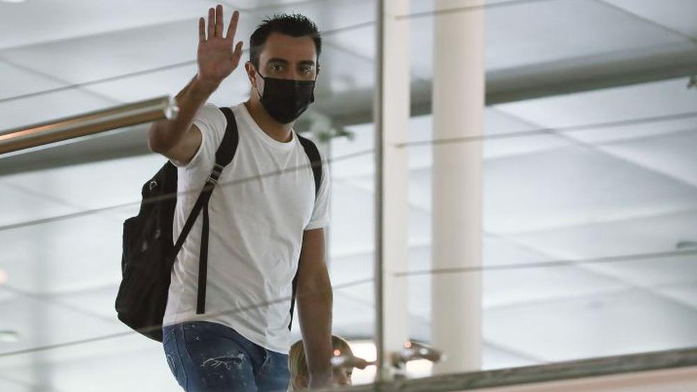 تشافي "يزيد التكهنات" بشأن إمكانية انتقاله لتدريب برشلونة الإسباني