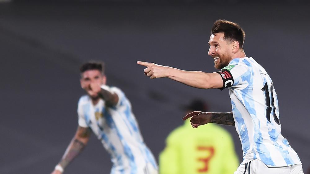 ميسي: "قدمنا مباراة رائعة أمام أوروجواي"