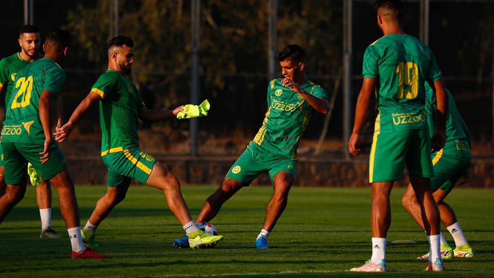 شبيبة القبائل يتدرب في الرباط استعدادًا لملاقاة الجيش الملكي في كأس الكونفدرالية