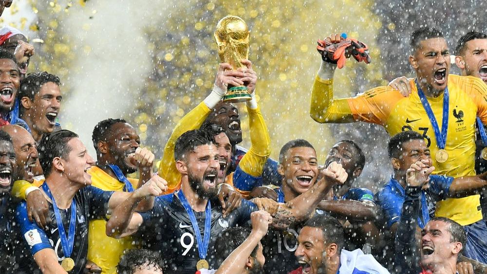 "فيفا" يستشير مدربي المنتخبات الوطنية بشأن إقامة المونديال كل عامين