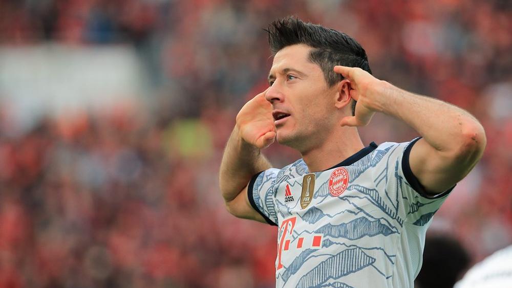 كيفن دي بروين: "بالنظر للعامين السابقين ليفاندوفسكي هو أفضل لاعب في العالم"