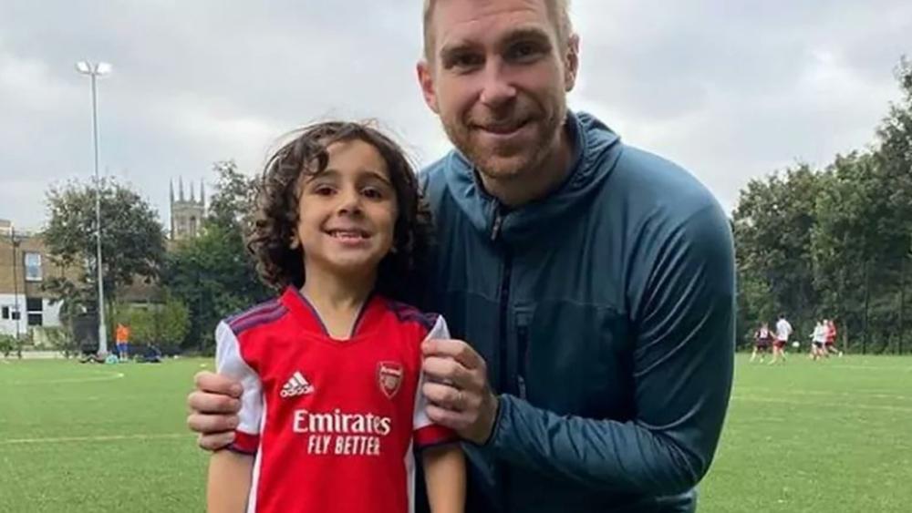 أرسنال الإنجليزي يتعاقد مع الطفل "زين علي سليمان" البالغ من العمر أربع سنوات فقط!