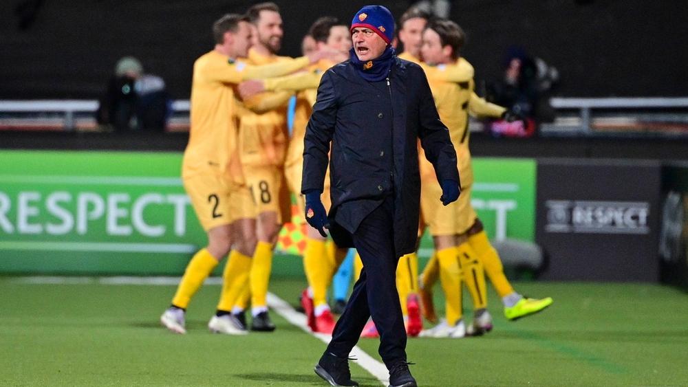 مورينيو: "أنا من قرر اللعب بذلك التشكيل وأتحمل مسؤولية الخسارة بسداسية"