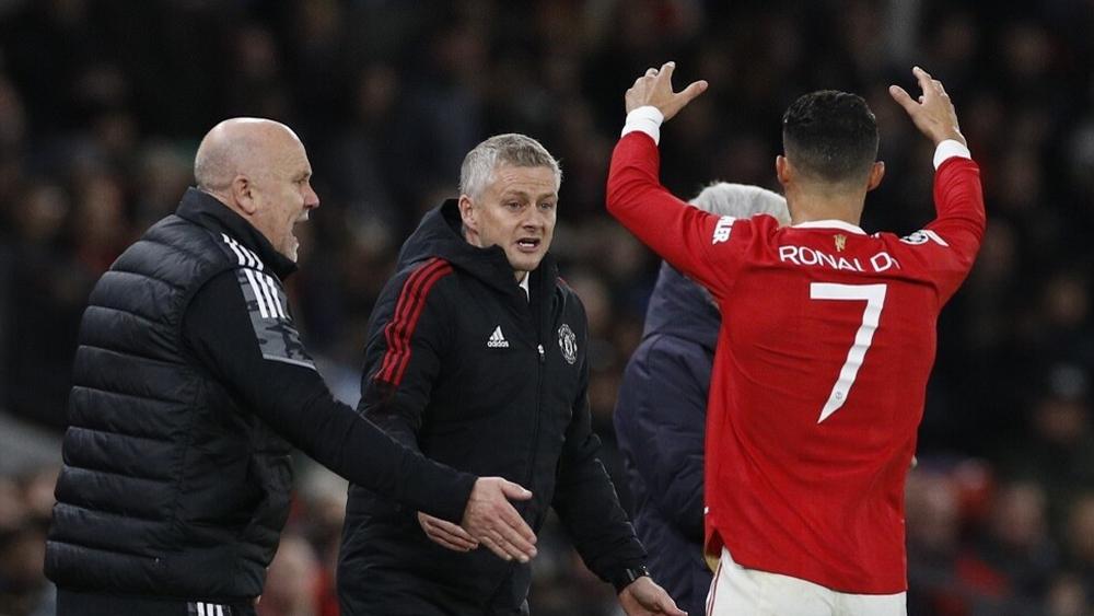 اجتماع "عاجل" لحسم مصير مدرب مانشستر يونايتد بعد "زلزال" ليفربول