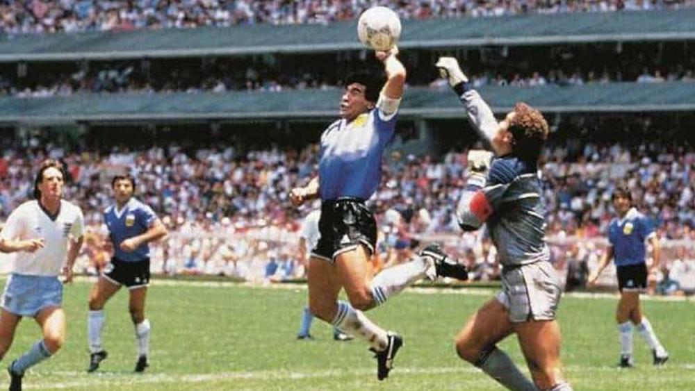 هدف مارادونا "المثير للجدل" يتكرر في إيطاليا عن طريق شاب يسمى "دييغو"