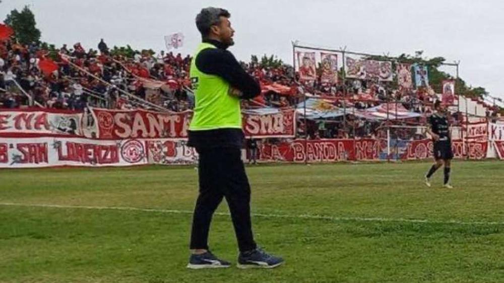 مدرب أرجنتيني يُصاب بطلق ناري خلال شجار بين المشجعين