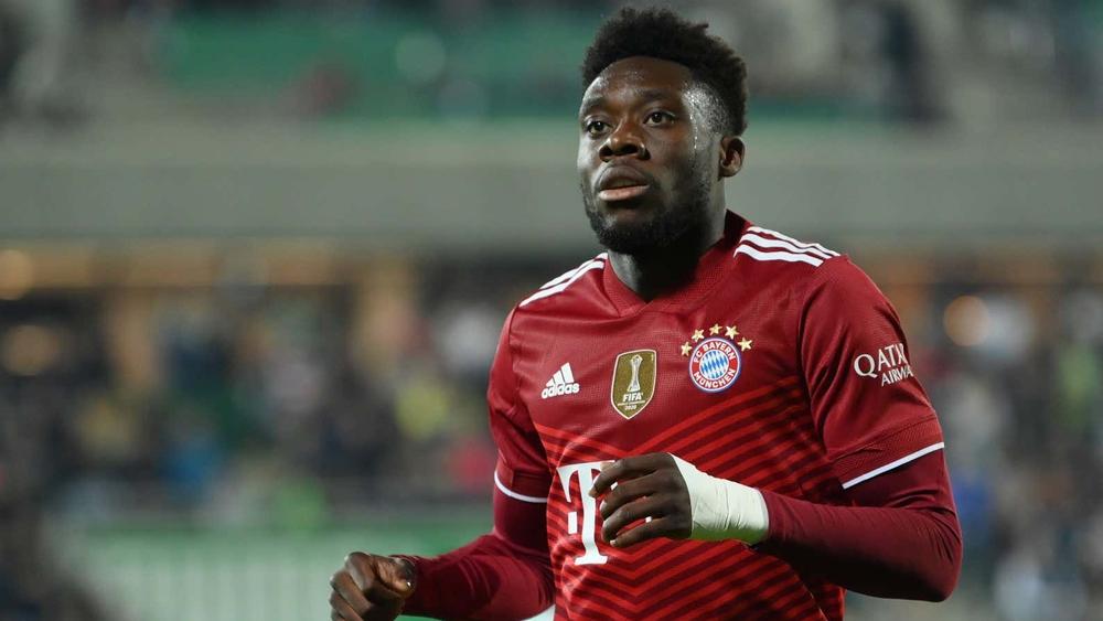 ديفيز: "لاعبو بايرن ميونخ يسخرون منّي بسبب قدومي من بلد يعشق هوكي الجليد"