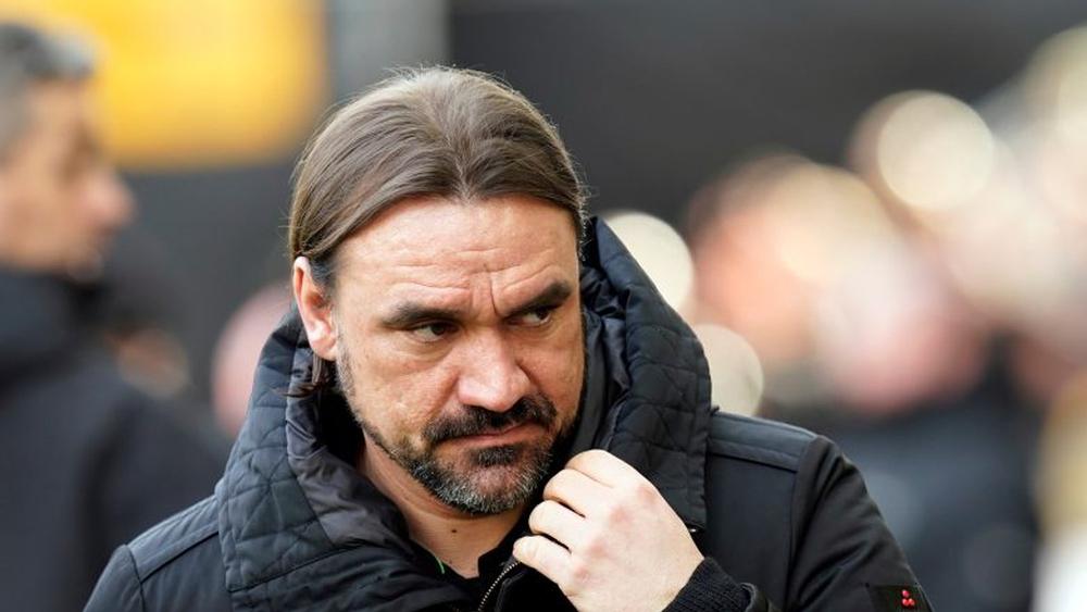 نوريتش يقيل مدربه "دانييل فاركه" بعد تحقيق فوزه الأول في الدوري الإنجليزي الممتاز