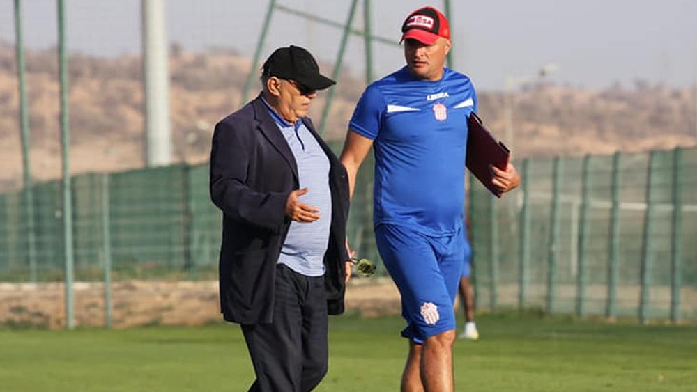 جماهير حسنية أكادير: "نَفْس الخِطاب كَنسمعُوهْ دِيمَا والمسؤولين مَعنْدهُومْشْ استراتيجية.. يجب تغيير الرئيس والإدارة"