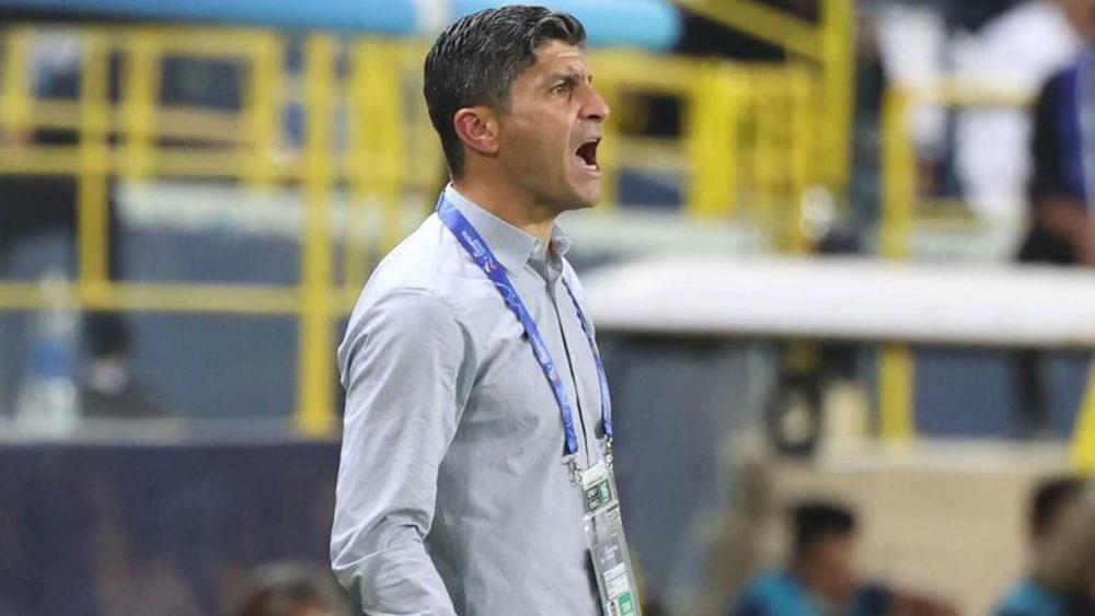 رسميا/ النصر السعودي يعلن إقالة مدربه البرتغالي "بيدرو إيمانويل"