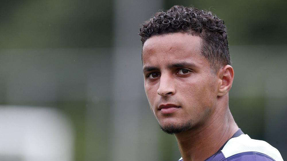 إيحاتارن ينفصل عن وكيله مينو رايولا ويتعاقد مع التركي دورسون