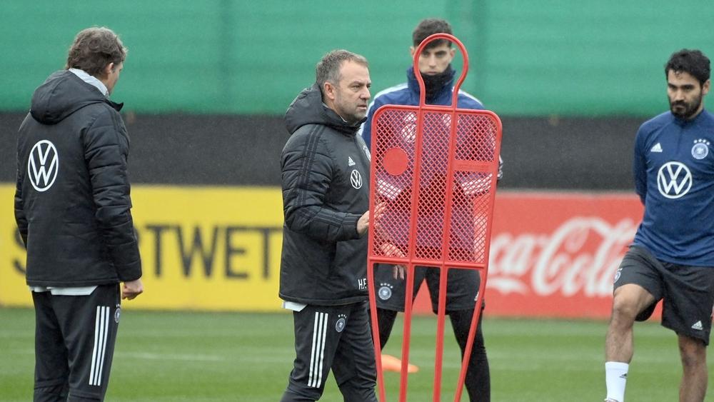 ماثيوس: "يجب أن لا يكون لقاح كورونا مقياساً لاستدعاء اللاعبين"