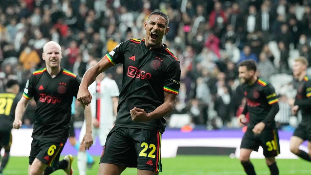 أياكس "يقلب الطاولة" على بشكتاش ويحقق فوزه الخامس تواليا في دوري الأبطال