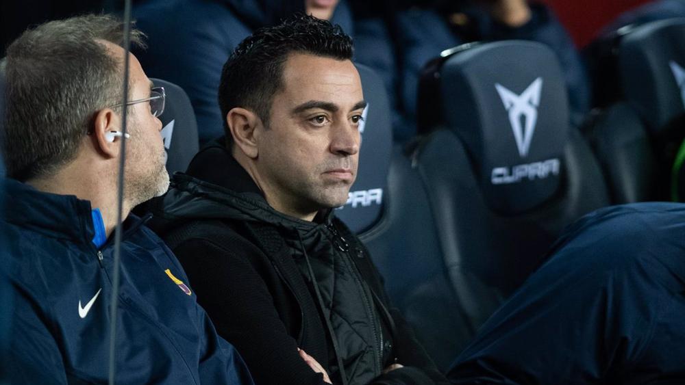 تشافي: "يجب أن نكون أكثر جرأة في الهجوم.. اللاعبين ما زالوا صغارا وفي هذه السن عانيت أيضا"