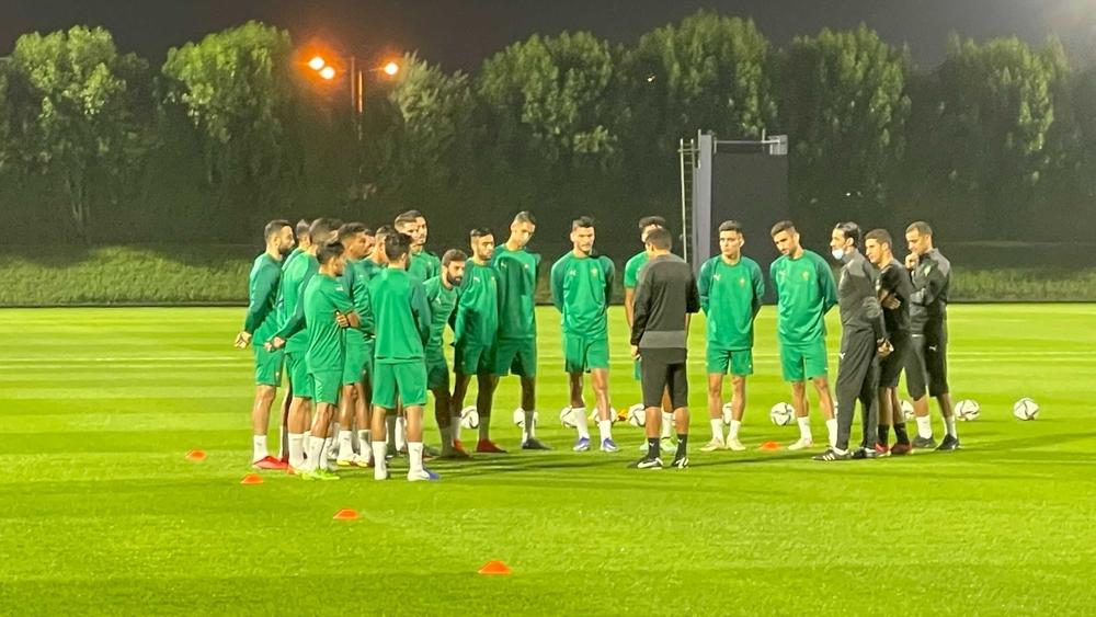 دشّنها بمخاطبة اللاعبين لبضع دقائق.. عموتة يقود آخر حصة تدريبية للرديف قبل منازلة فلسطين