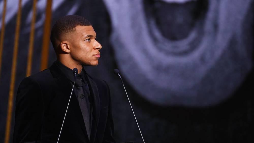 أنشيلوتي: "اللعب لنادٍ عظيم سوف يُساعد مبابي على الفوز بالكرة الذهبية"