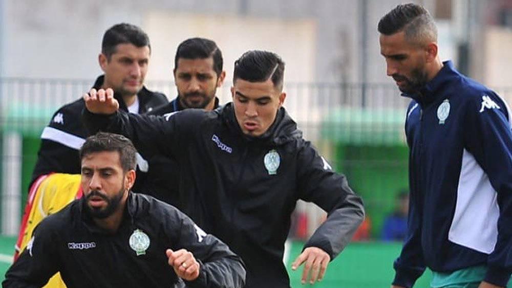 الرجاء يُجري حصة تدريبية في غياب بنحليب وأحداد للإصابة ويستهل غدا معسكره بالمحمدية