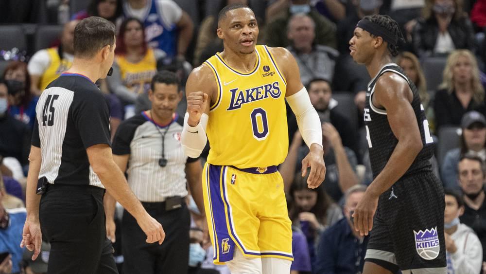 NBA : sans LeBron James, les Lakers déroulent contre Sacramento, Brooklyn s'impose sur le fil face aux Knicks