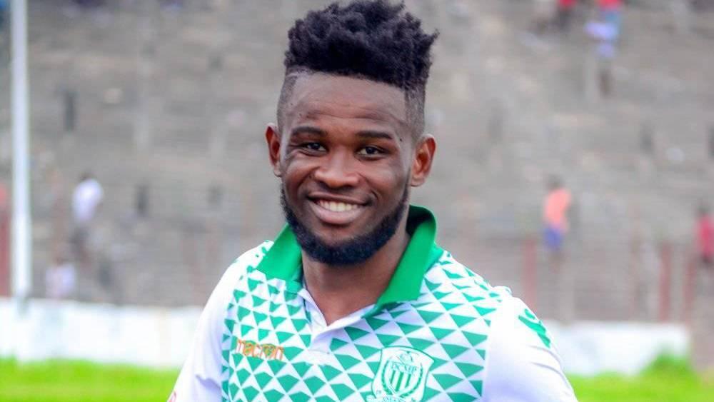 الرجاء في مفاوضات متقدمة مع المهاجم الكونغولي "كابانغو" لضمه إلى صفوف النادي