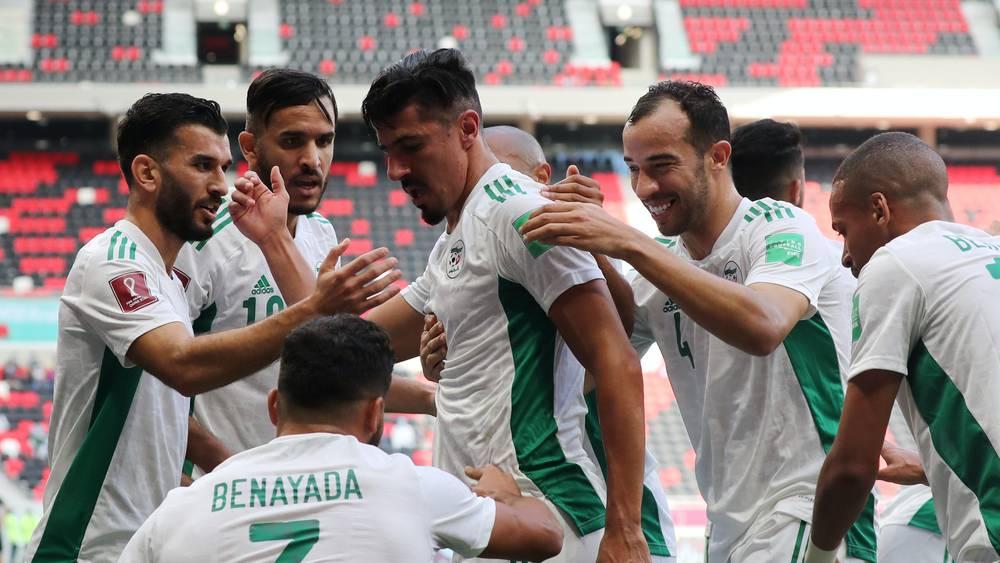 الجزائر تهزم لبنان (0-2) وتضع قدمًا في ربع نهائي كأس العرب