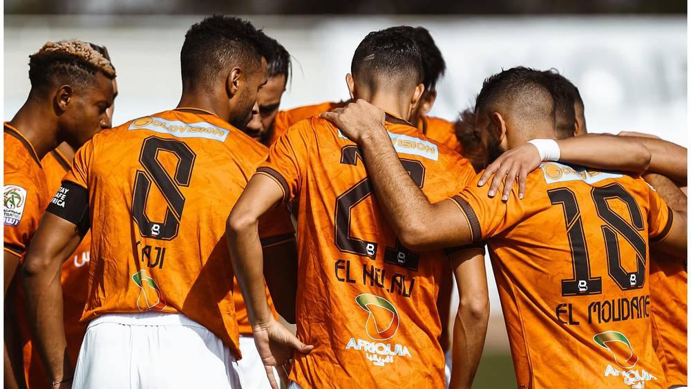 تشكيلة نهضة بركان أمام الجيش الرواندي.. حضور محمد عزيز وأوبيلا والمودن