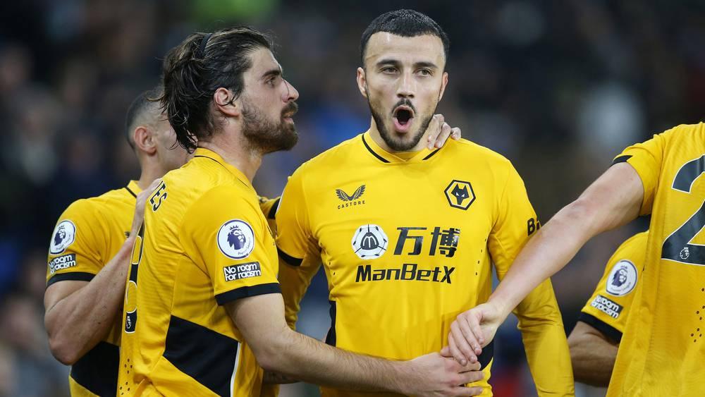 المدافع المغربي "المتألق" رومان سايس يلبس "ثوب الهداف" ويسجل هدف فوز ولفرهامبتون على برايتون