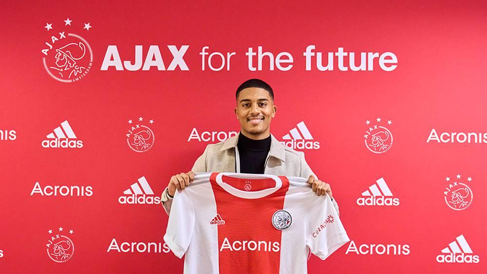 Diyae Jermouni signe son premier contrat professionnel avec l'Ajax Amsterdam