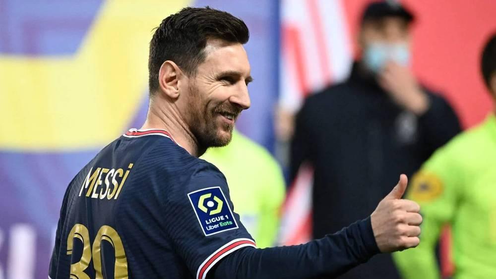 ليوناردو: "أتممنا صفقة ميسي في 3 أيام ولا أحد يطلب منه قطع 12 كيلومترا في كل مباراة"