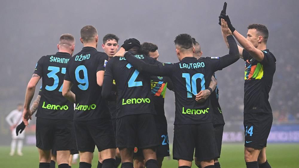 إنتر يعزز صدارته للدوري الإيطالي بفوز على تورينو وروما يكتفي بالتعادل ضد سامبدوريا