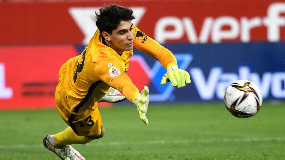 بونو ضمن 4 حراس تمكنوا من التصدي لـ 3 ركلات جزاء في "الليغا" خلال عام 2021