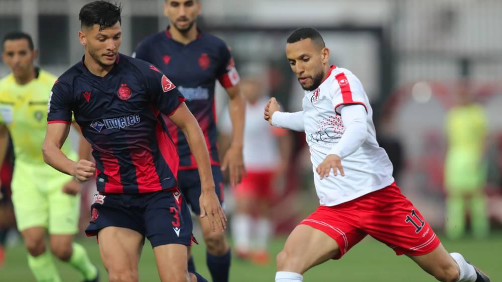 الوداد يحل ضيفا "ثقيلا" على الفتح في "قمة" الجولة 15 وم. وجدة "الجريح" يستقبل شباب المحمدية واتحاد طنجة يواجه حسنية أكادير بحثا عن الفوز