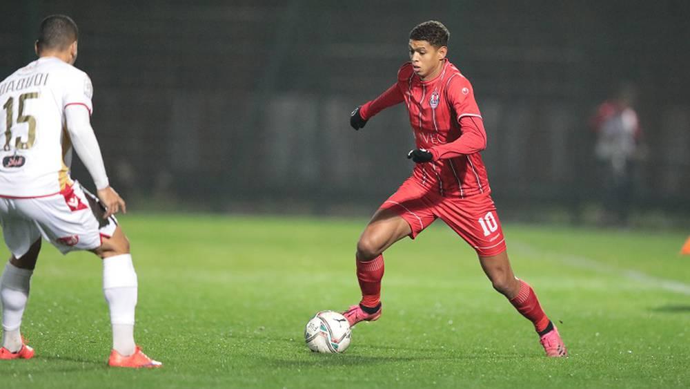 الفتح يتغلب على المتصدر الوداد بهدف في "الوقت القاتل" ويُلْحِقُ به الهزيمة الثانية هذا الموسم في الدوري