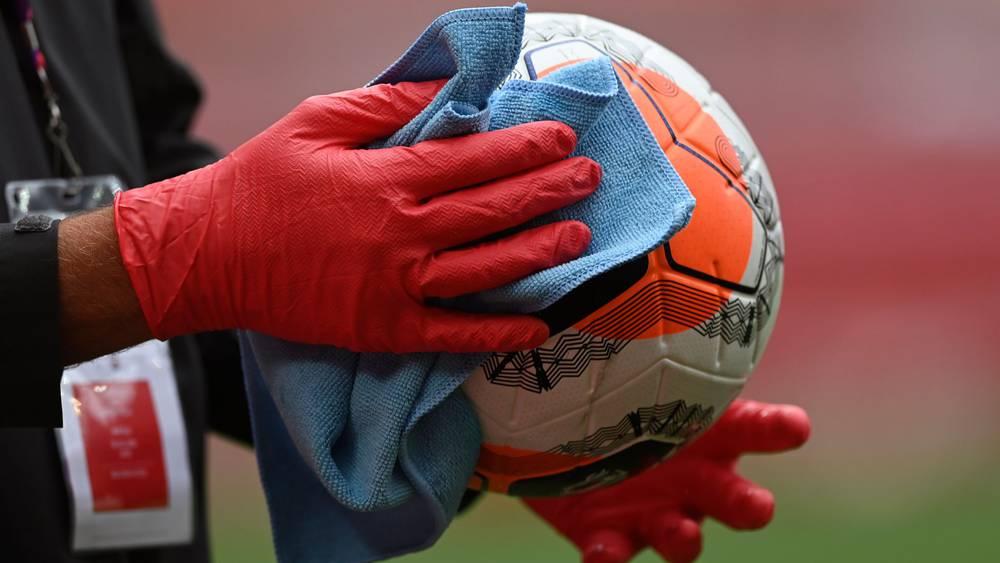 Le foot européen rattrapé par le Covid