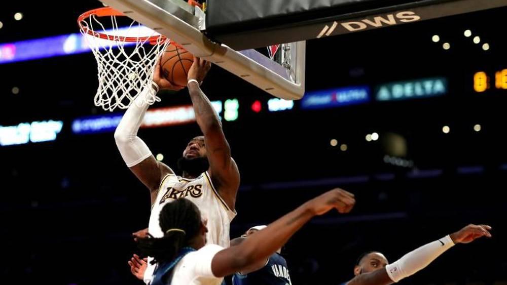 NBA: LeBron James ramène les Lakers à l'équilibre, soirée record pour Jaylen Brown