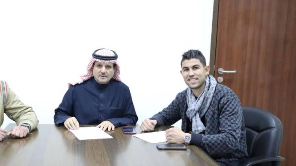 أبها السعودي يجدد عقد أمين عطوشي حتى 2024