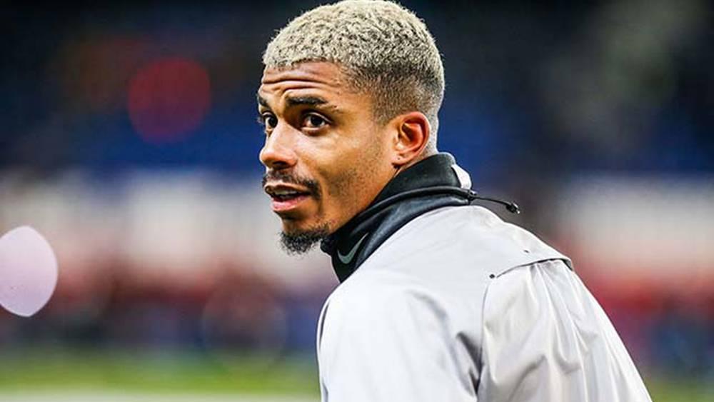 لاعب المنتخب الغابوني ماريو ليمينا مُجيباً صديقه: "هل أنت مجنون.. سنُسقط المنتخب المغربي بكل تأكيد"