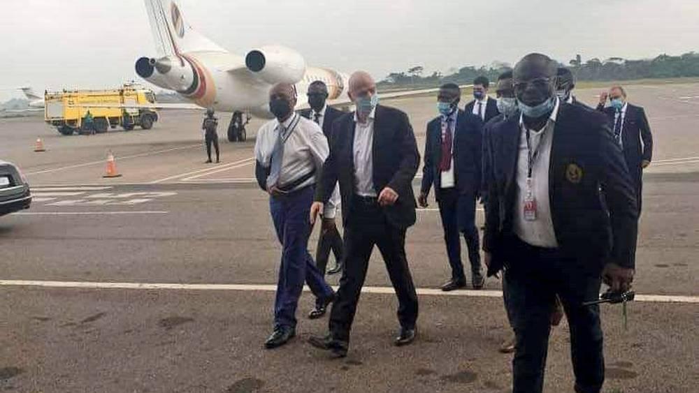 بعد ارتباط اسمه بطلب "تأجيل" المسابقة.. إنفانتينو يصل إلى ياووندي لحضور "افتتاح" كأس أمم أفريقيا