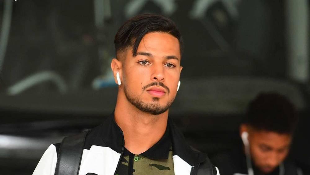 رسميا/ المدافع أيمن الشباني ينضم إلى الفتح الرياضي قادماً إليه من الجيش الملكي