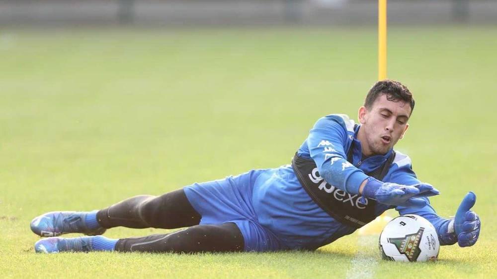 نادي الرجاء يطلب ود حارس مرمى المنتخب التونسي أيمن دحمان