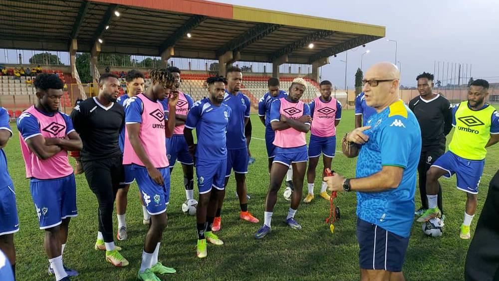 أوباميانغ وليمينا يواصلان الغياب عن المنتخب الغابوني وأكسيل مايي يسجل عودته للتداريب
