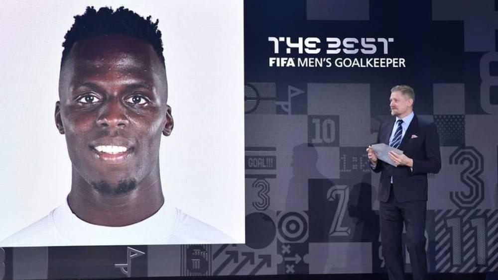 السنغالي ميندي يتوج كـ"أفضل حارس" في العالم لعام 2021 في حفل جوائز "الفيفا"