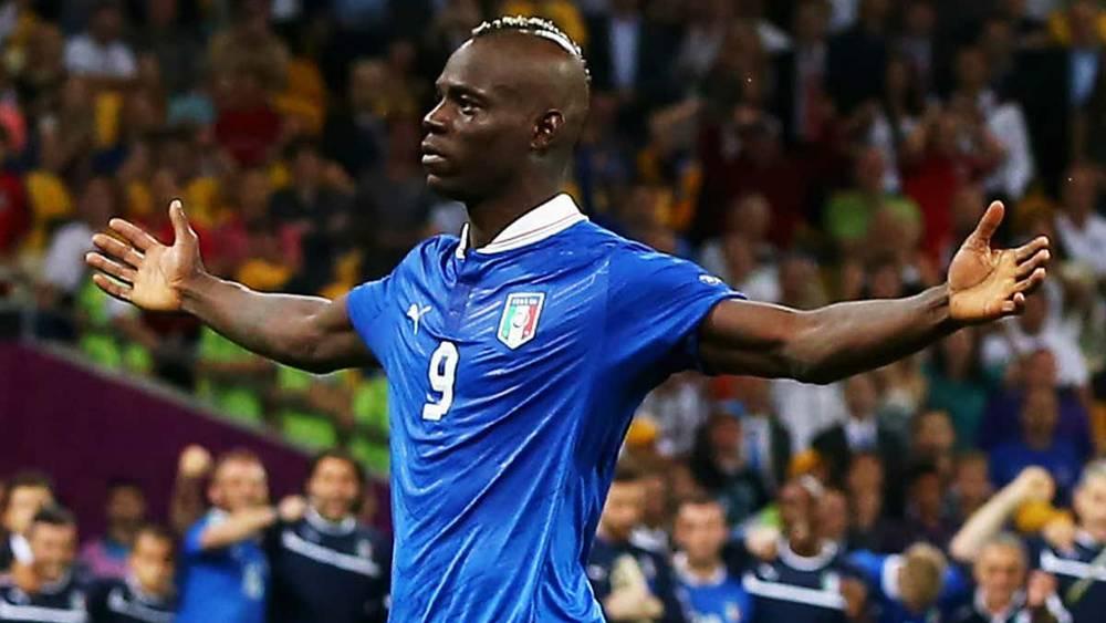 Mondial 2022 : Balotelli convoqué avec l'Italie pour un stage pré-barrages