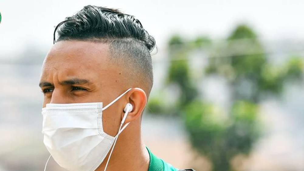 سفيان رحيمي للمغاربة بعد الإقصاء من "الكان": "سْمْحُو لِينَا"