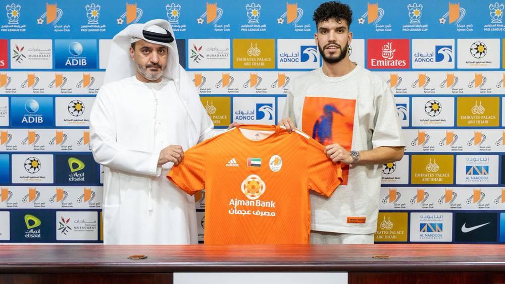 رسميا/ أزارو يُوقِّع في كشوفات عاشر الدوري الإماراتي "عجمان"