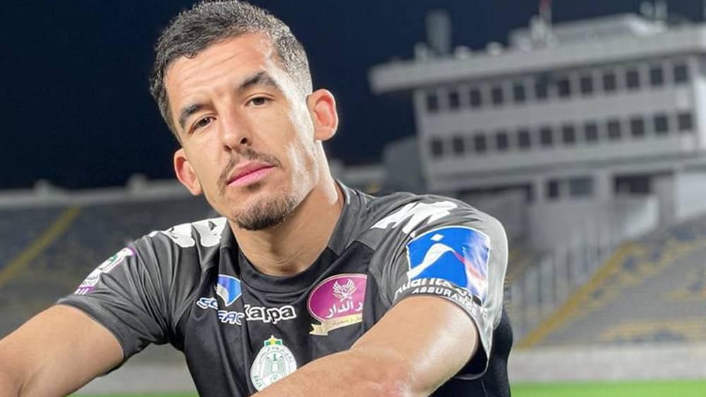 الحارس الجزائري مرباح: "الرجاء فريق كبير أفريقيا وعالميا.. أتمنى أن أكون فأل خير عليه وأتوج رفقته بالألقاب"