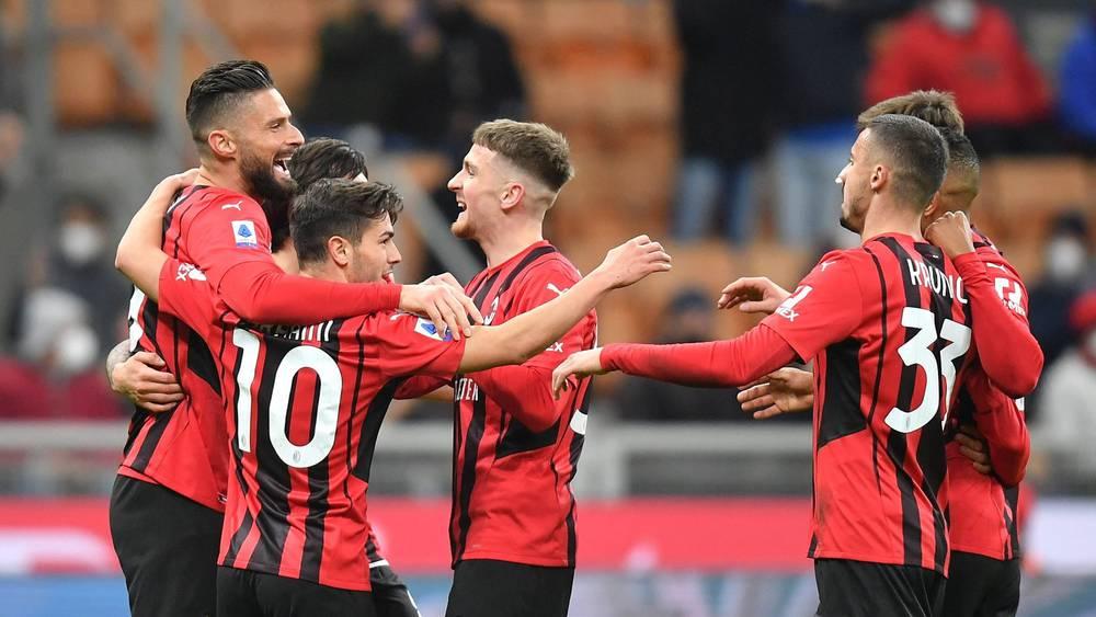 ميلان يتجاوز لاتسيو (4-0) ويضرب موعدا مع الإنتر في نصف نهائي كأس إيطاليا