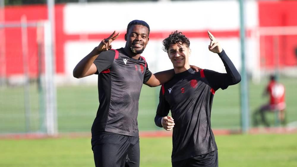 التشكيل الرسمي للوداد أمام ساغرادا.. حضور أساسي لحيمود ومبينزا يقود خط الهجوم