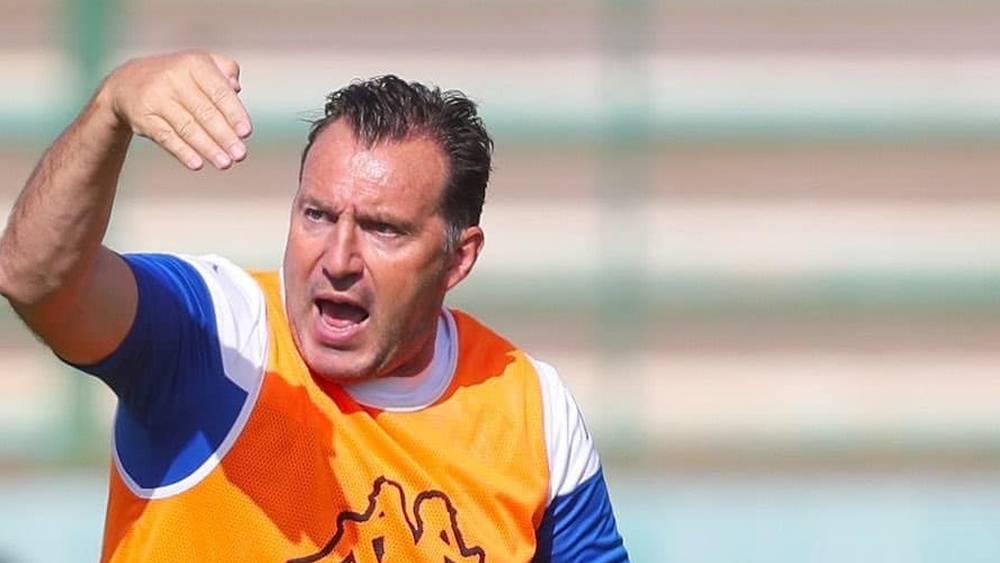 إدارة الرجاء تفاوض البستاني والأزهري لإسقاط إسميهما من اللائحة مقابل تسجيل 3 أسماء جديدة